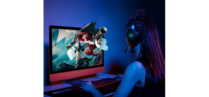 玩联盟手游带耳机吗