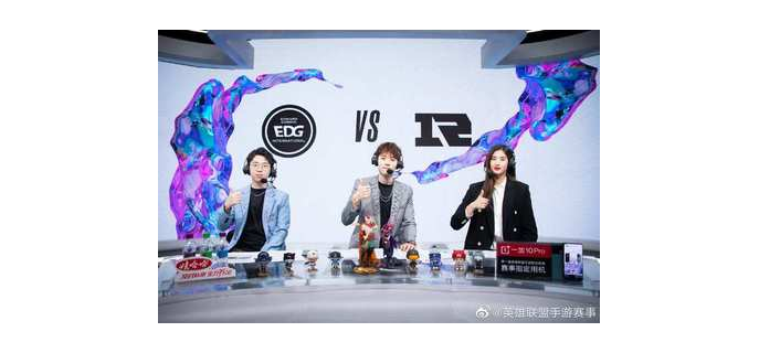 陈卓璇玩lol手游