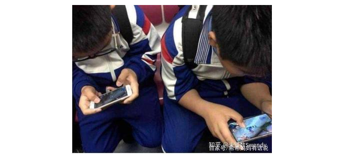 为什么学生沉迷于网络游戏，中小学生为什么沉迷手机